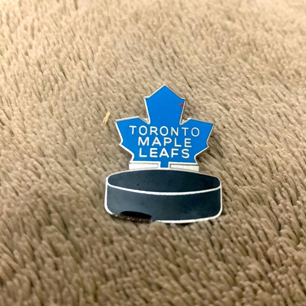 Vintage Toronto Maple Leafs pin